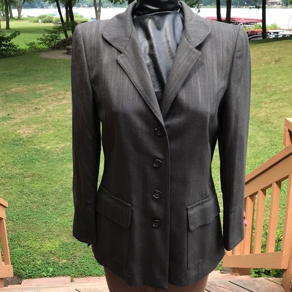 NWT Linda Allard Ellen Tracy suit. Sizes 6 & 8